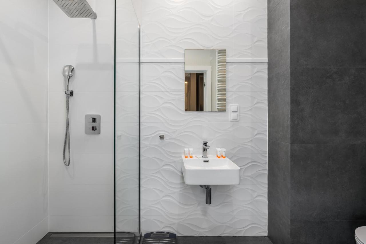 Apartament Black & White Mostowa By Renters Posen Exterior foto